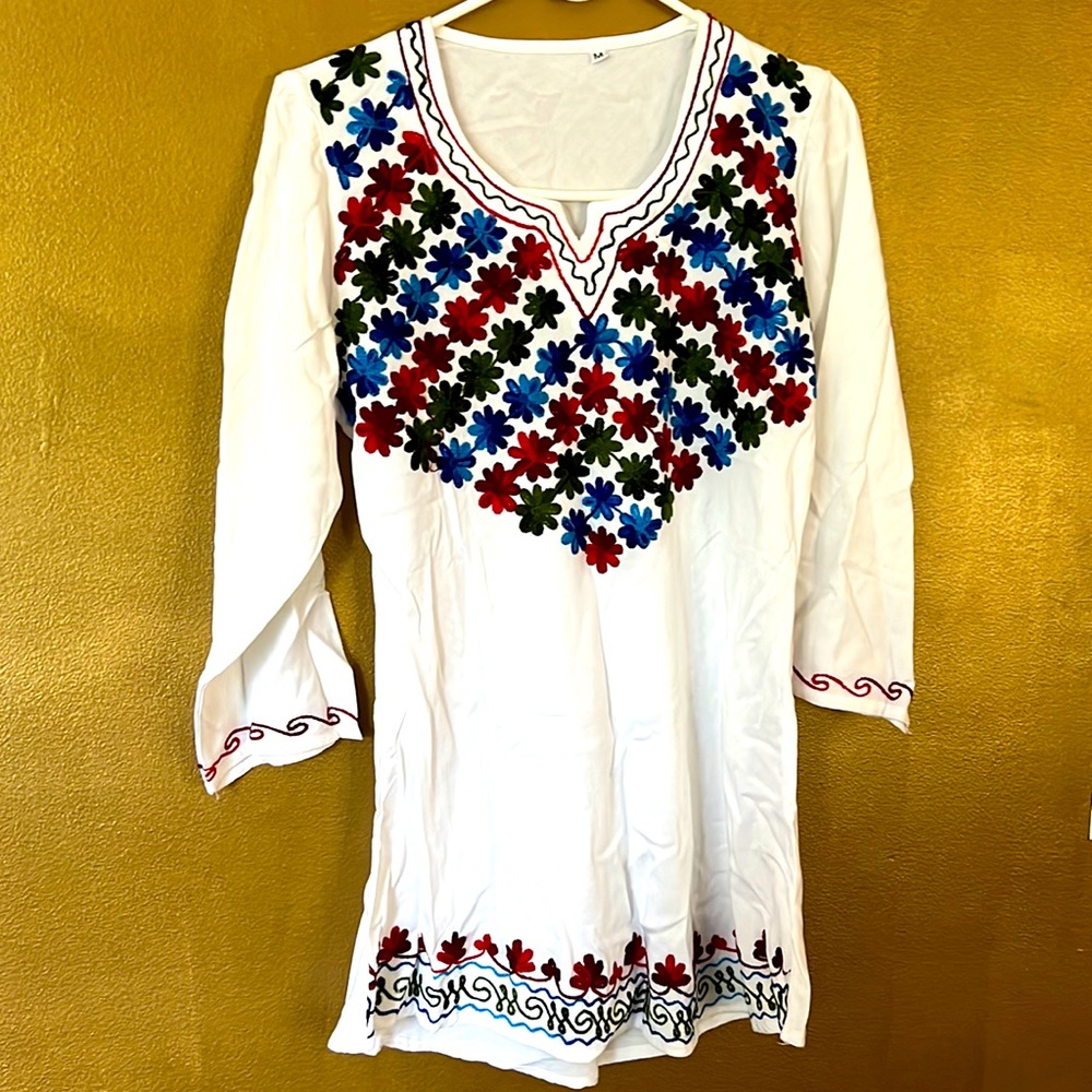 NEW-  Handmade India “Kurta”/Top with flowers  (MADE IN INDIA)— Medium